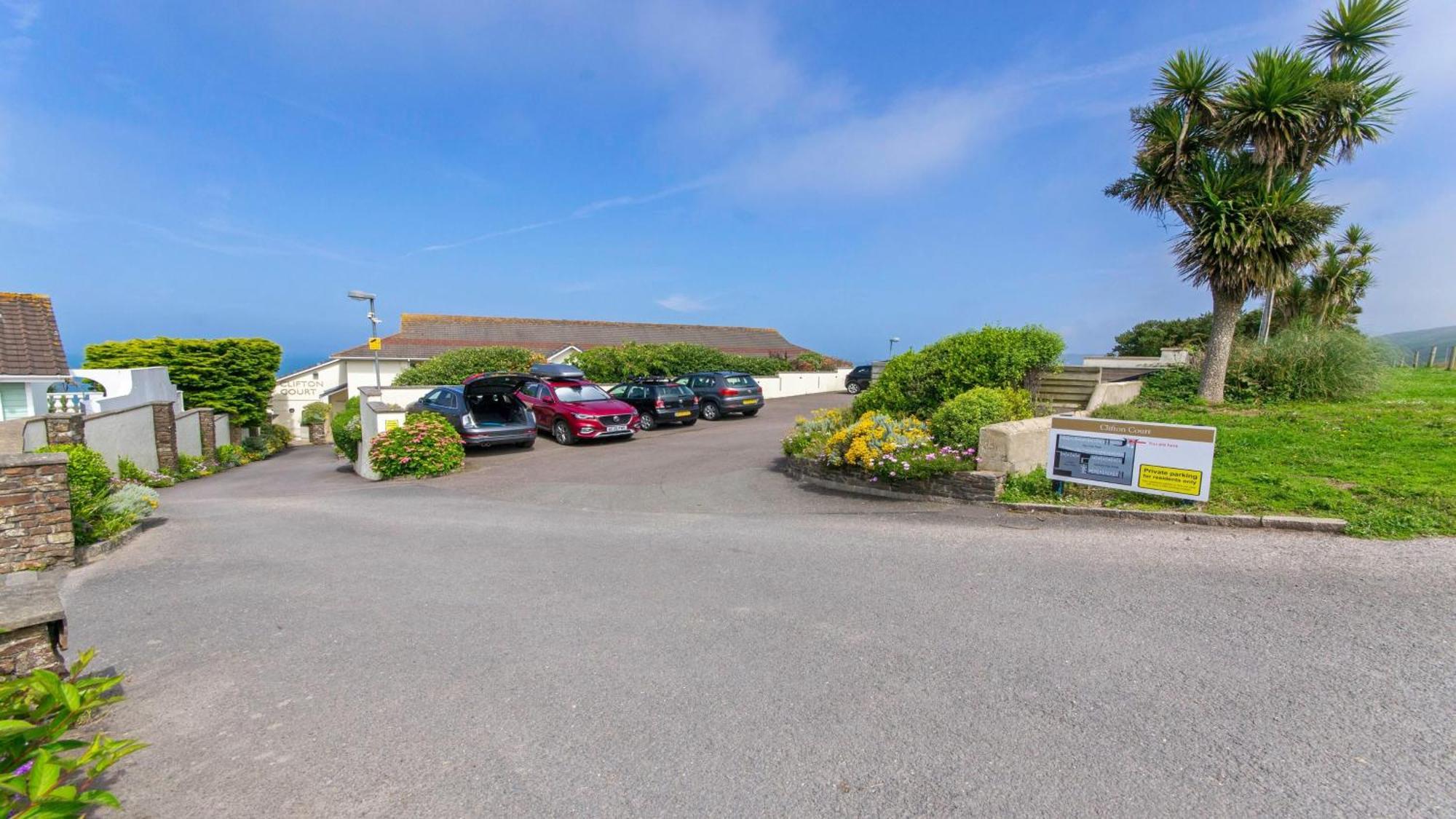 Clifton Court Apt 16 With Indoor Heated Pool & Sea Views Apartment Croyde Exterior photo